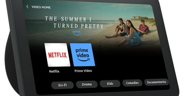 Echo Show 8　ブラック Amazon.com: Echo Show 8 Bundle: Includes, Echo Show 8 (3rd