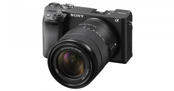 Sony a6400 With E 18-135mm OSS Lens Kit Black Ourfriday - Main Image